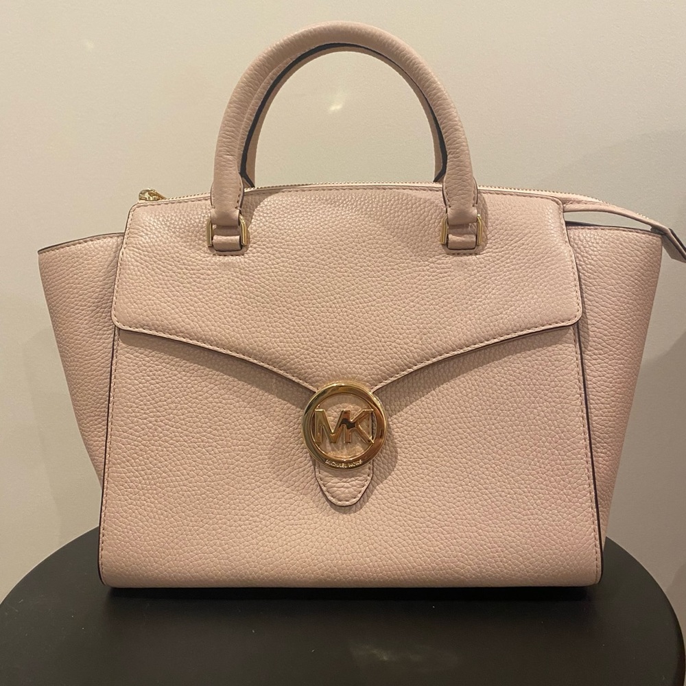 NWT* MICHAEL KORS Purse